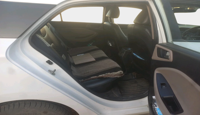 2017 Hyundai Elite i20 SPORTZ 1.2, Petrol, Manual, 1,35,790 km, interior