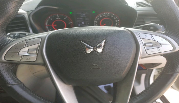 2022 Mahindra XUV300 W8 (O) 1.5 DIESEL, Diesel, Manual, 77,524 km, interior