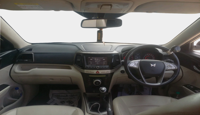 2022 Mahindra XUV300 W8 (O) 1.5 DIESEL, Diesel, Manual, 77,524 km, interior