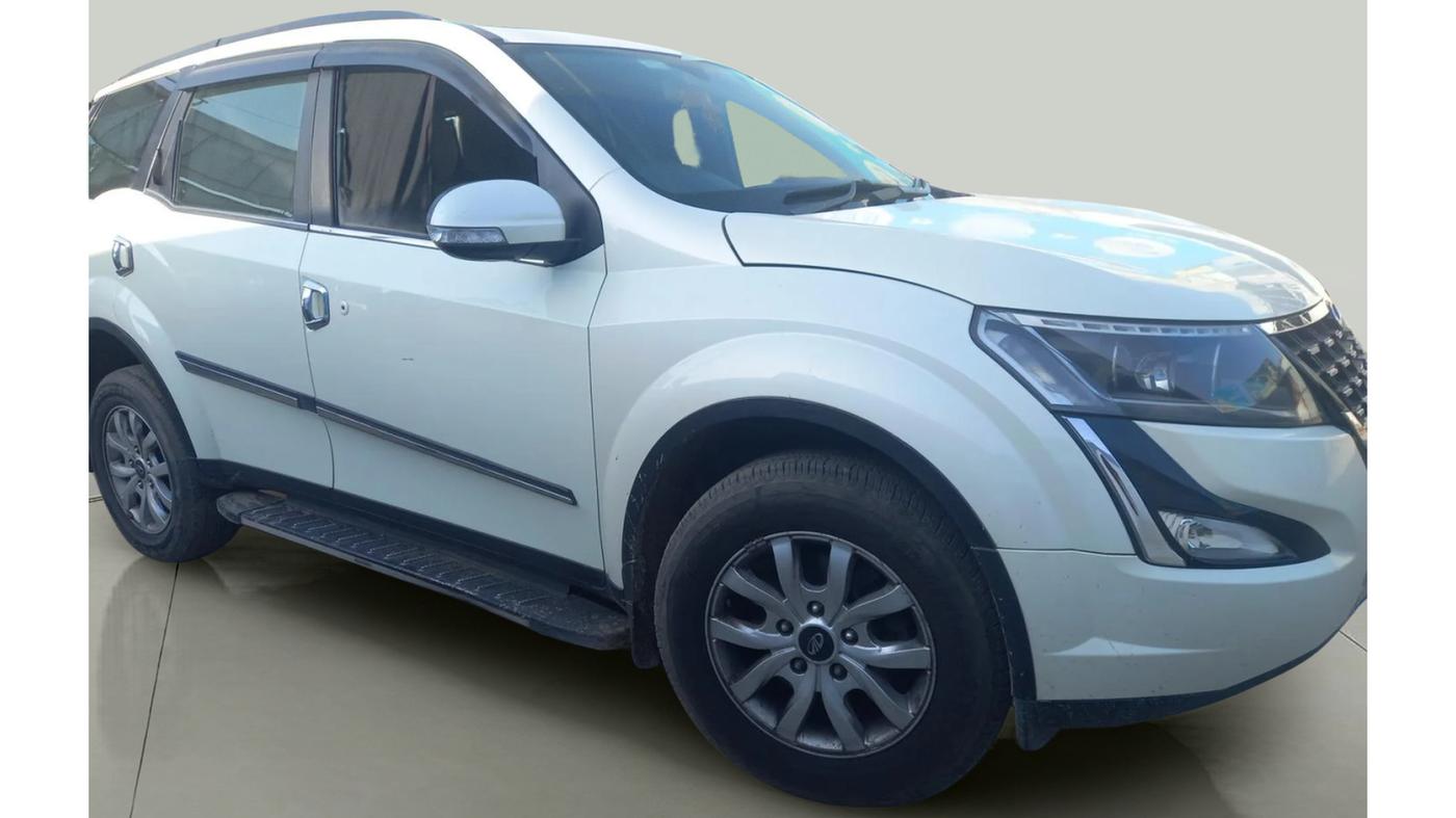 2016 Mahindra XUV500 W10 AT, Diesel, Automatic, 70,886 km, exterior
