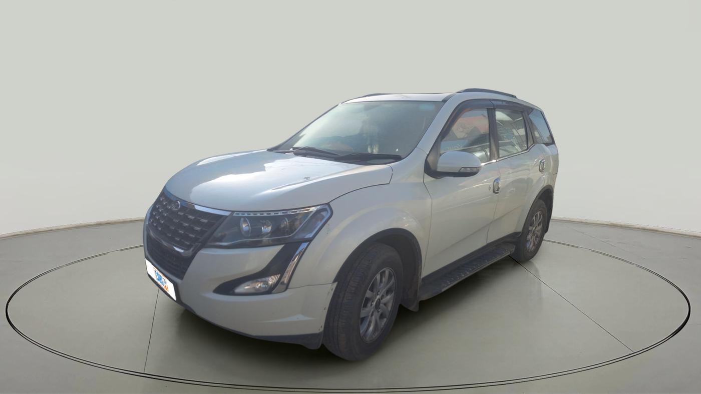 2016 Mahindra XUV500 W10 AT, Diesel, Automatic, 70,886 km, exterior