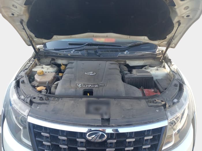 2016 Mahindra XUV500 W10 AT, Diesel, Automatic, 70,886 km, exterior