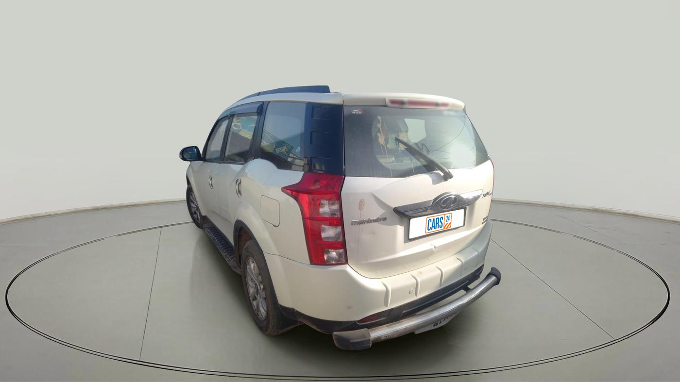2016 Mahindra XUV500 W10 AT, Diesel, Automatic, 70,886 km, exterior