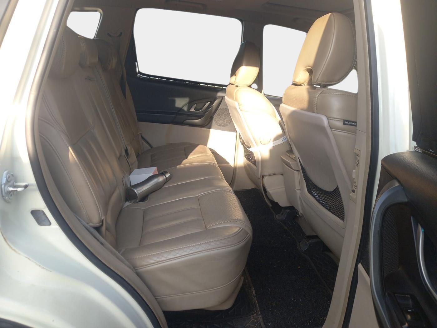 2016 Mahindra XUV500 W10 AT, Diesel, Automatic, 70,886 km, interior