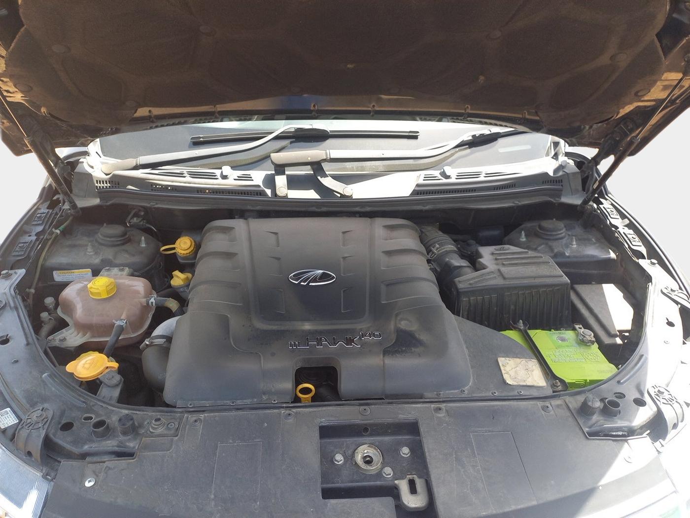 2017 Mahindra XUV500 W10 AT, Diesel, Automatic, 1,00,272 km, exterior