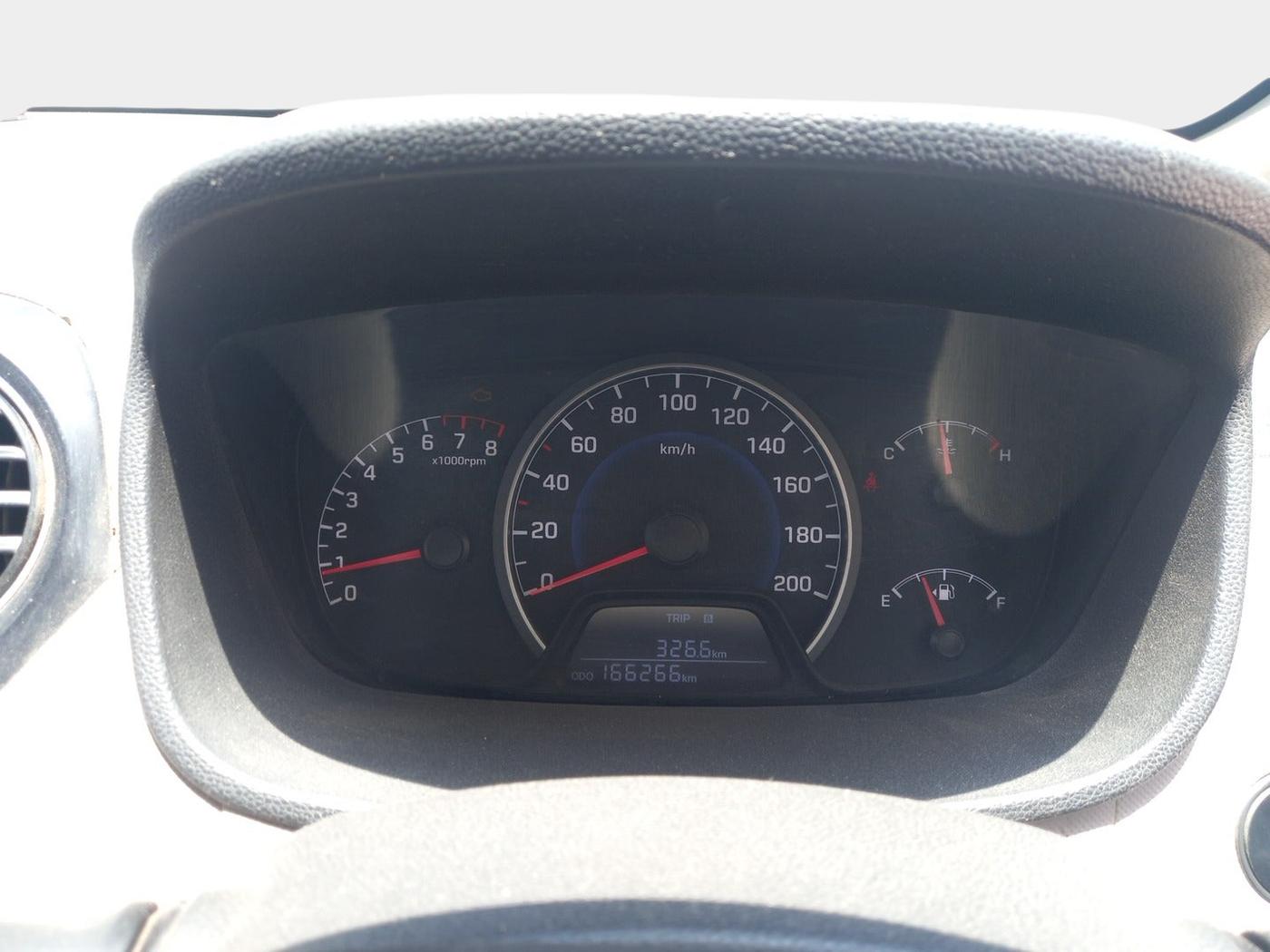 2014 Hyundai Grand i10 SPORTZ 1.2 KAPPA VTVT, Petrol, Manual, 1,66,266 km, interior