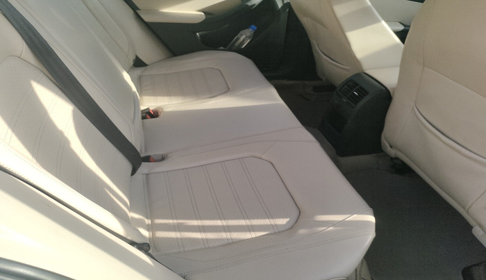 2015 Volkswagen Jetta HIGHLINE TDI AT, Diesel, Automatic, 1,31,152 km, interior