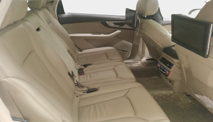 2018 Audi Q7 45 TDI QUATTRO PREMIUM PLUS, Diesel, Automatic, 1,53,587 km, interior