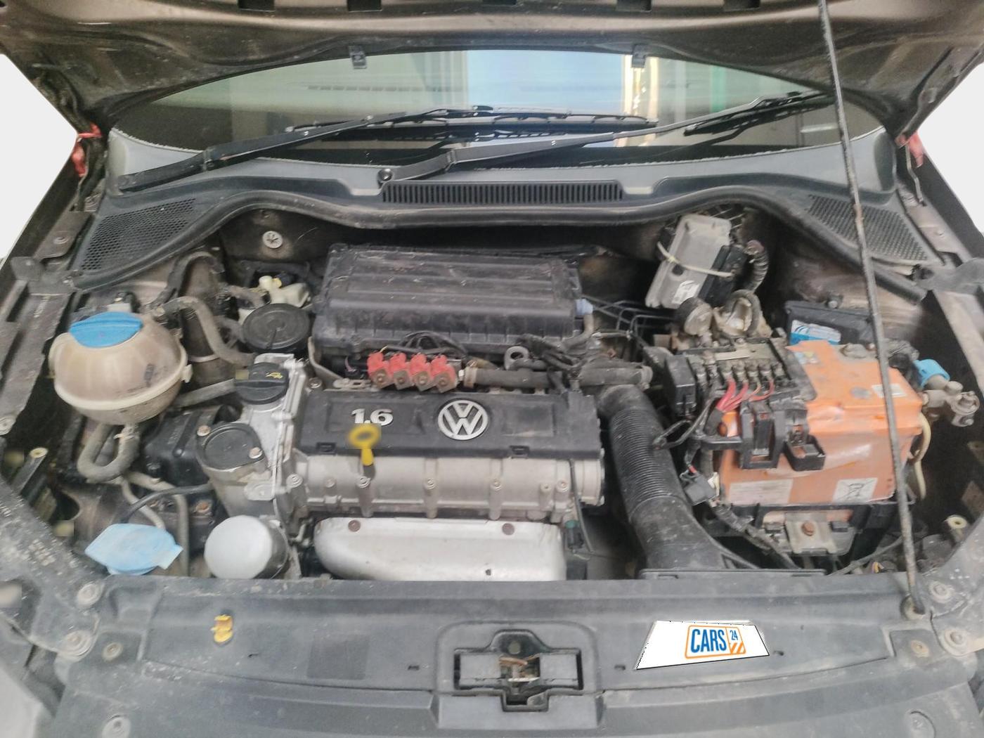 2015 Volkswagen Vento HIGHLINE 1.6 MPI, Petrol, Manual, 1,24,015 km, exterior