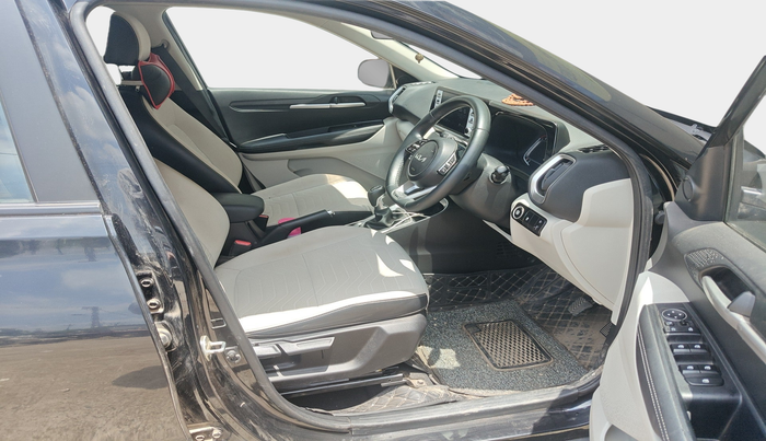 2022 KIA SONET HTX 1.0 IMT, Petrol, Manual, 16,979 km, interior