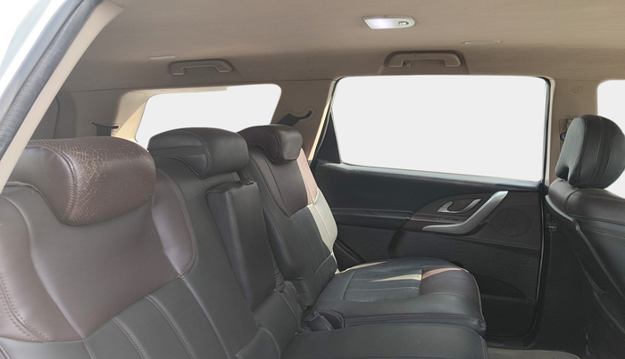 2012 Mahindra XUV500 W8, Diesel, Manual, 1,59,288 km, interior