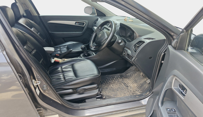 2016 Maruti Vitara Brezza ZDI PLUS, Diesel, Manual, 1,16,459 km, interior