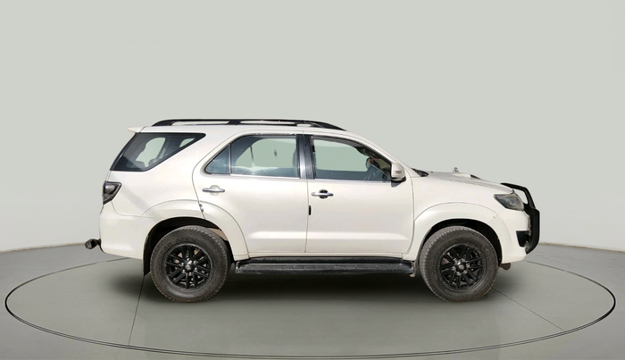 2013 Toyota Fortuner 3.0 4X2 AT, Diesel, Automatic, 2,26,988 km, exterior