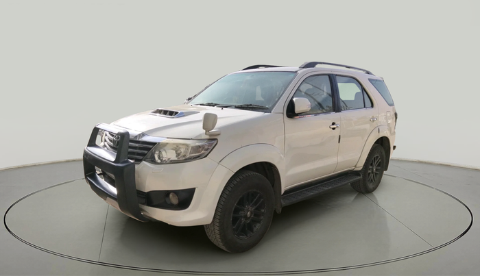 2013 Toyota Fortuner 3.0 4X2 AT, Diesel, Automatic, 2,26,988 km, exterior