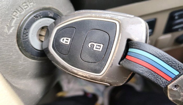 2013 Toyota Fortuner 3.0 4X2 AT, Diesel, Automatic, 2,26,988 km, interior