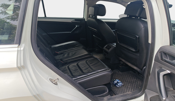 2017 Volkswagen TIGUAN COMFORTLINE TDI AT, Diesel, Automatic, 1,69,176 km, interior