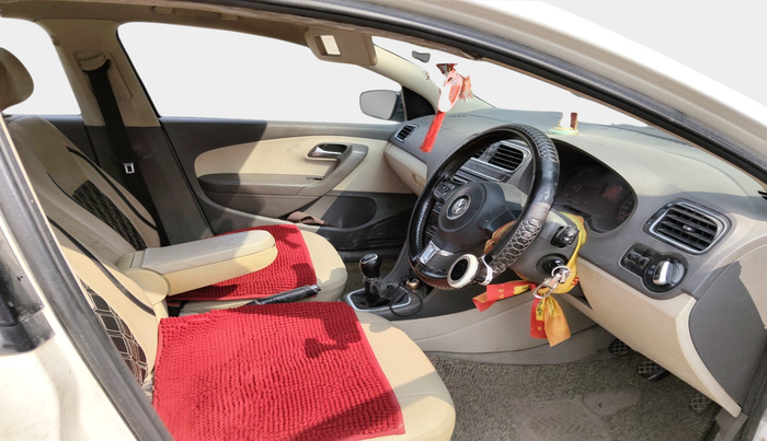 2012 Volkswagen Vento HIGHLINE DIESEL 1.6, Diesel, Manual, 1,00,308 km, interior