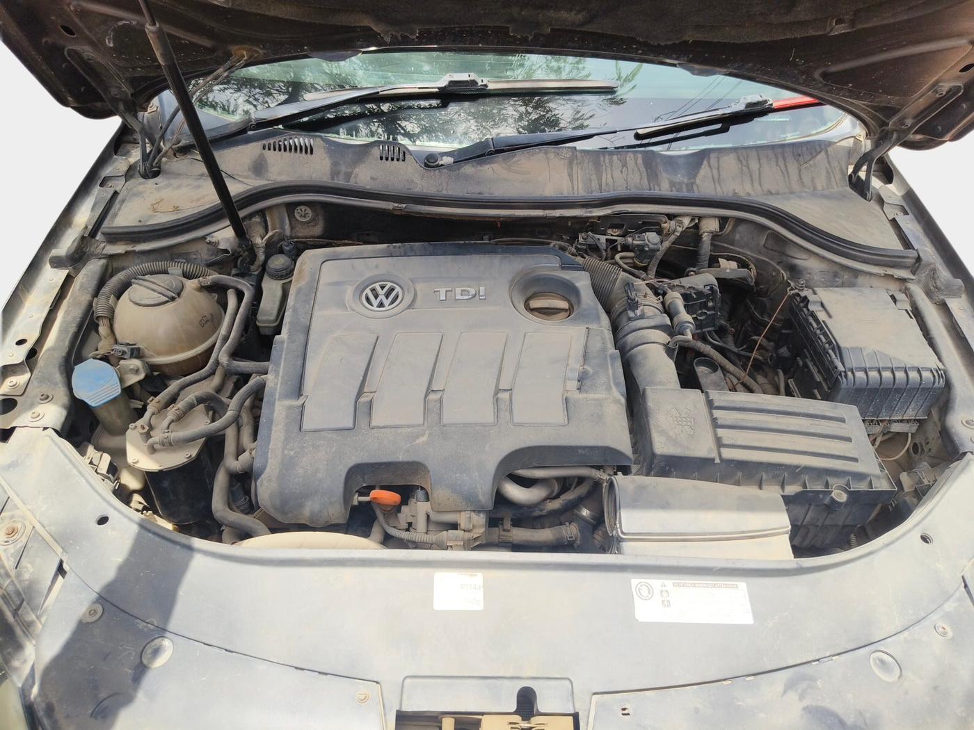 2012 Volkswagen Passat HIGHLINE DSG, Diesel, Automatic, 1,64,447 km, exterior