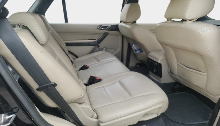 2018 Ford Endeavour TITANIUM 3.2 4X4 AT, Diesel, Automatic, 1,71,825 km, interior