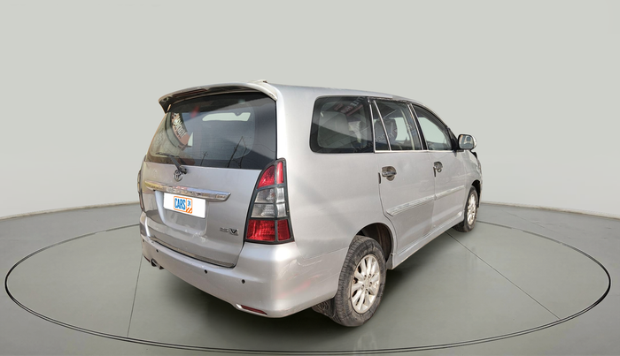 2012 Toyota Innova VX 2.5 8 STR, Diesel, Manual, 1,92,145 km, exterior