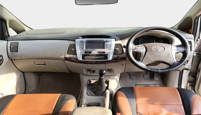 2012 Toyota Innova VX 2.5 8 STR, Diesel, Manual, 1,92,145 km, interior