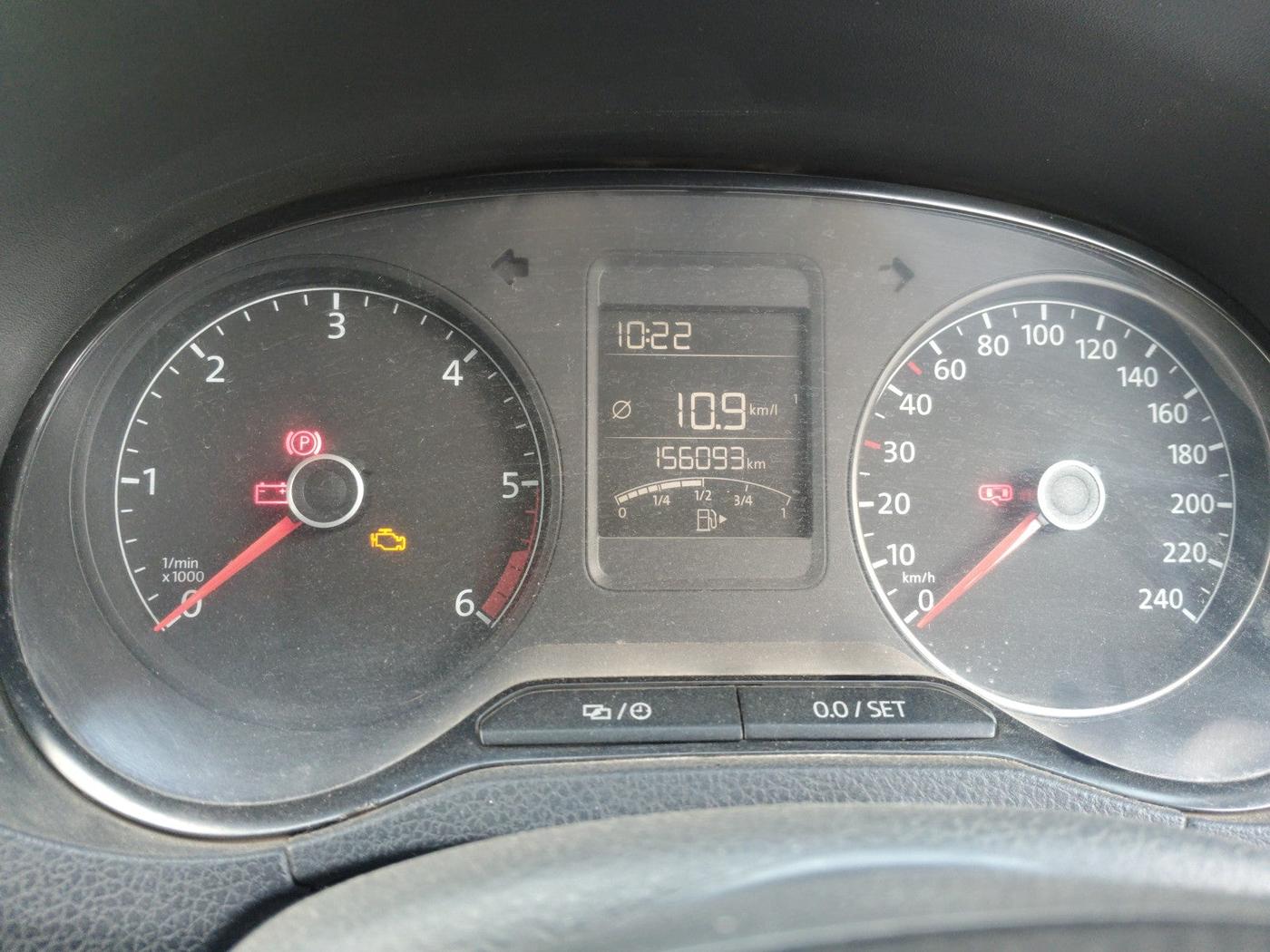 2014 Volkswagen Polo COMFORTLINE 1.5L, Diesel, Manual, 1,56,093 km, interior
