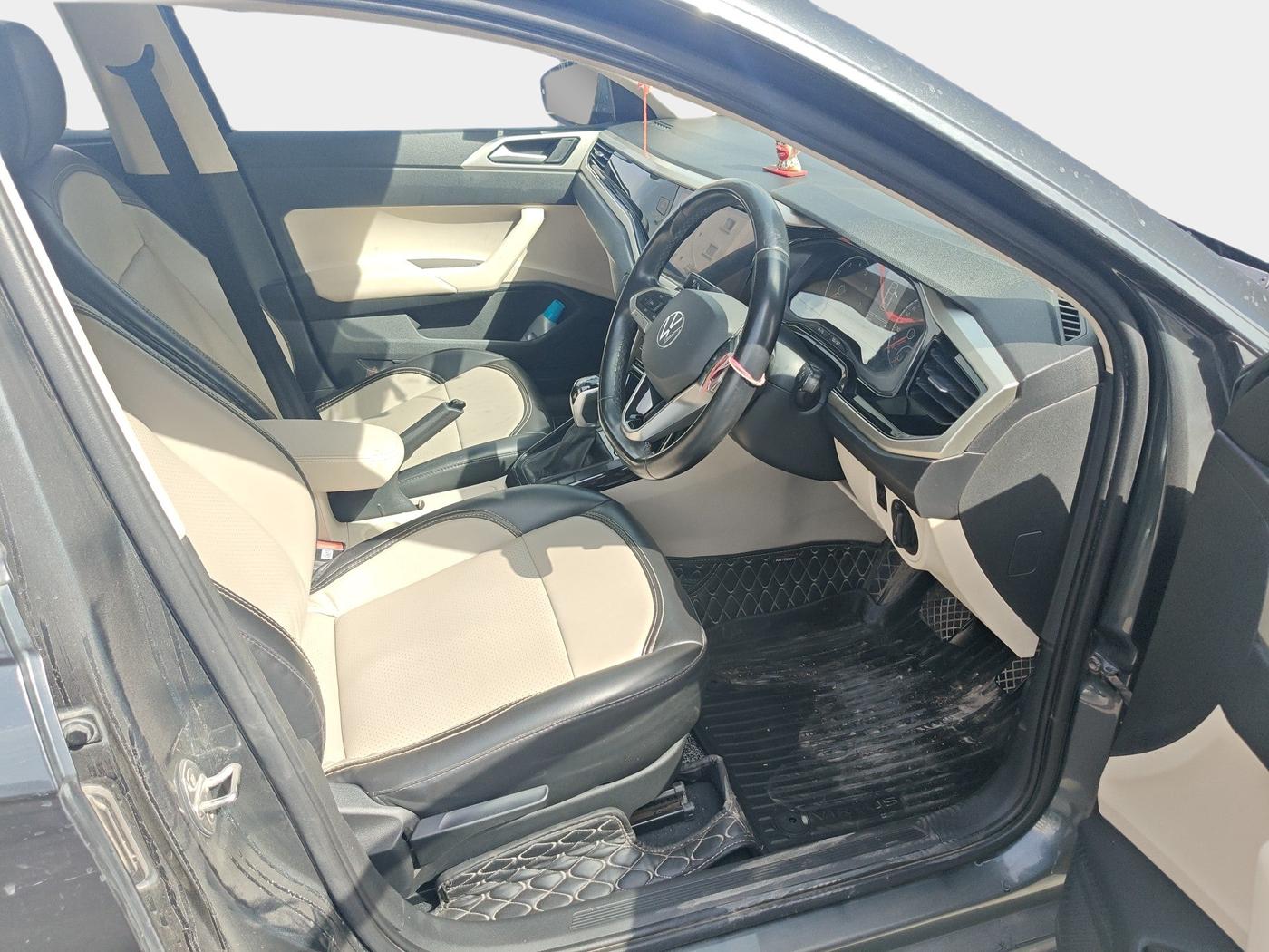 2022 Volkswagen VIRTUS HIGHLINE TSI 1.0 AT, Petrol, Automatic, 46,920 km, interior