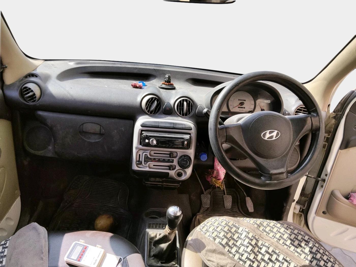 2013 Hyundai Santro Xing GLS PLUS AUDIO, Petrol, Manual, 1,66,000 km, interior