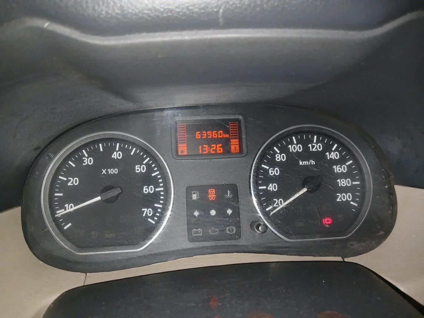 2014 Nissan Terrano XL D PLUS, Diesel, Manual, 63,960 km, interior