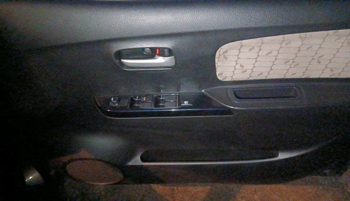 2017 Maruti Wagon R 1.0 VXI (O) AMT, Petrol, Automatic, 30,131 km, interior