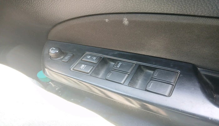 2017 Maruti Swift VXI, Petrol, Manual, 65,695 km, interior