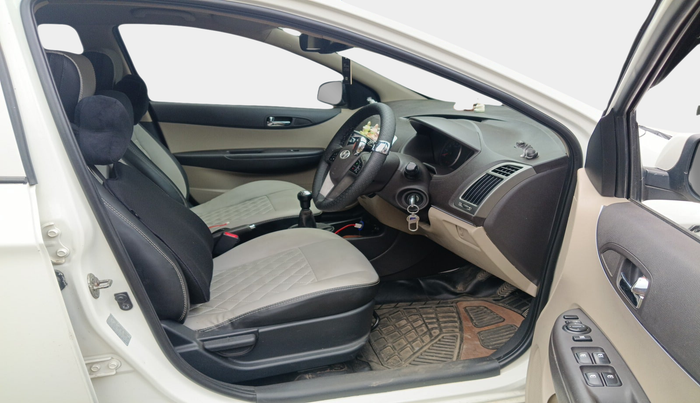 2013 Hyundai i20 SPORTZ 1.2, Petrol, Manual, 56,645 km, interior