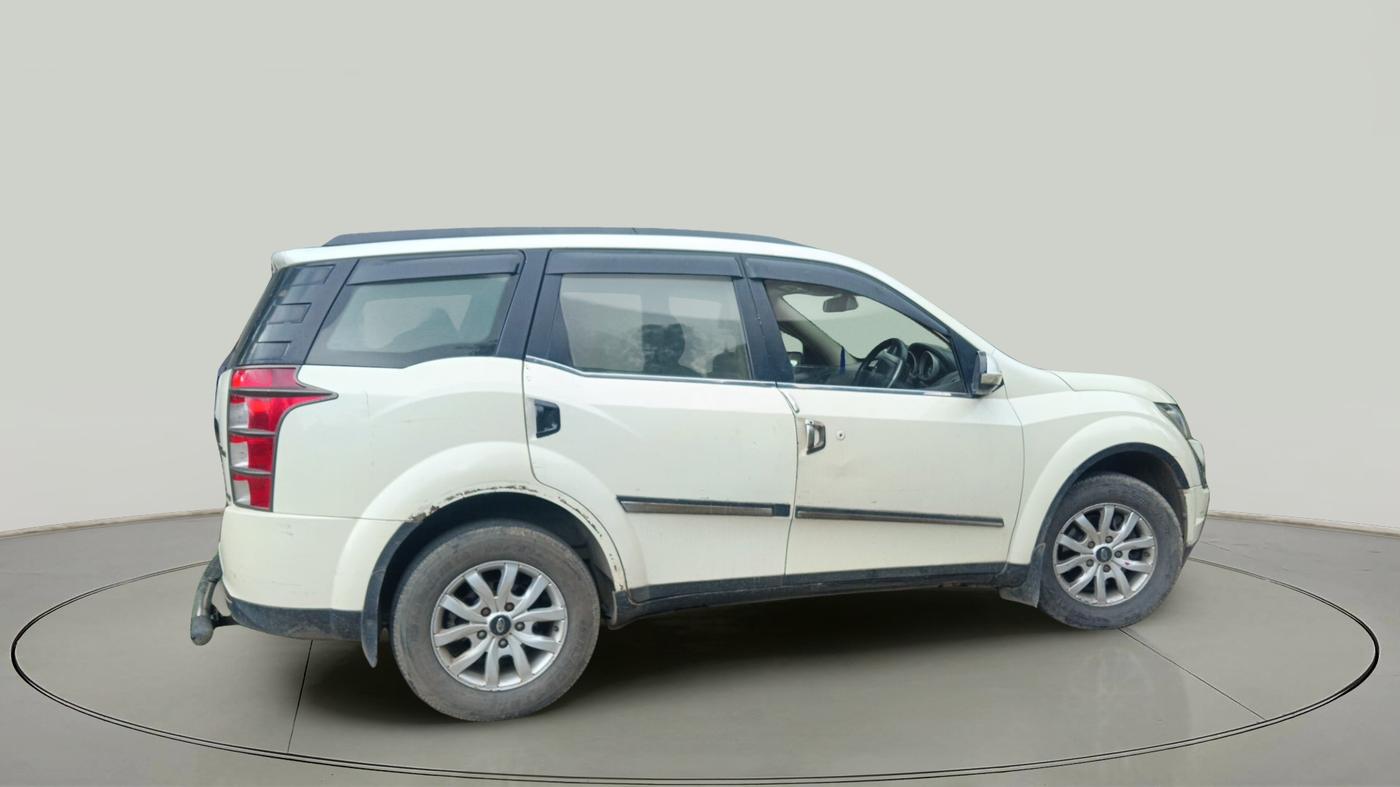 2015 Mahindra XUV500 W10, Diesel, Manual, 52,387 km, exterior