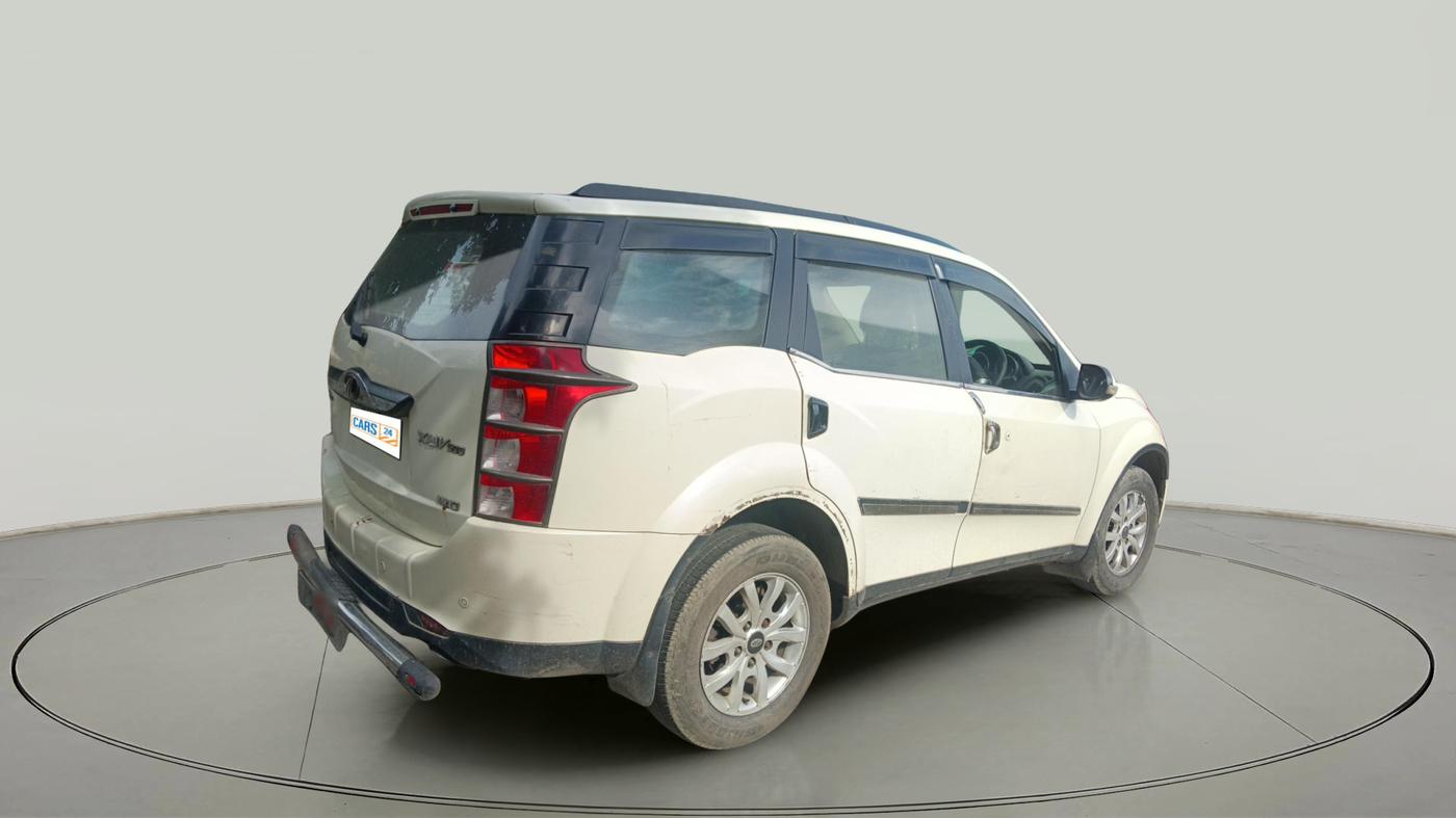 2015 Mahindra XUV500 W10, Diesel, Manual, 52,387 km, exterior