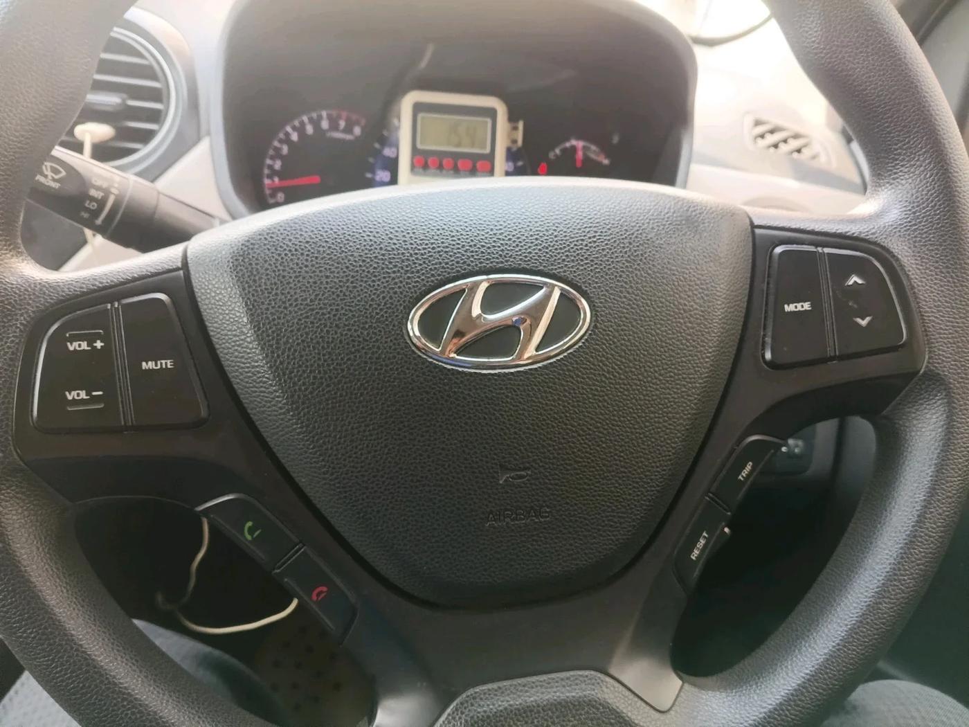 2016 Hyundai Xcent S 1.2 SPECIAL EDITION, Petrol, Manual, 60,062 km, interior