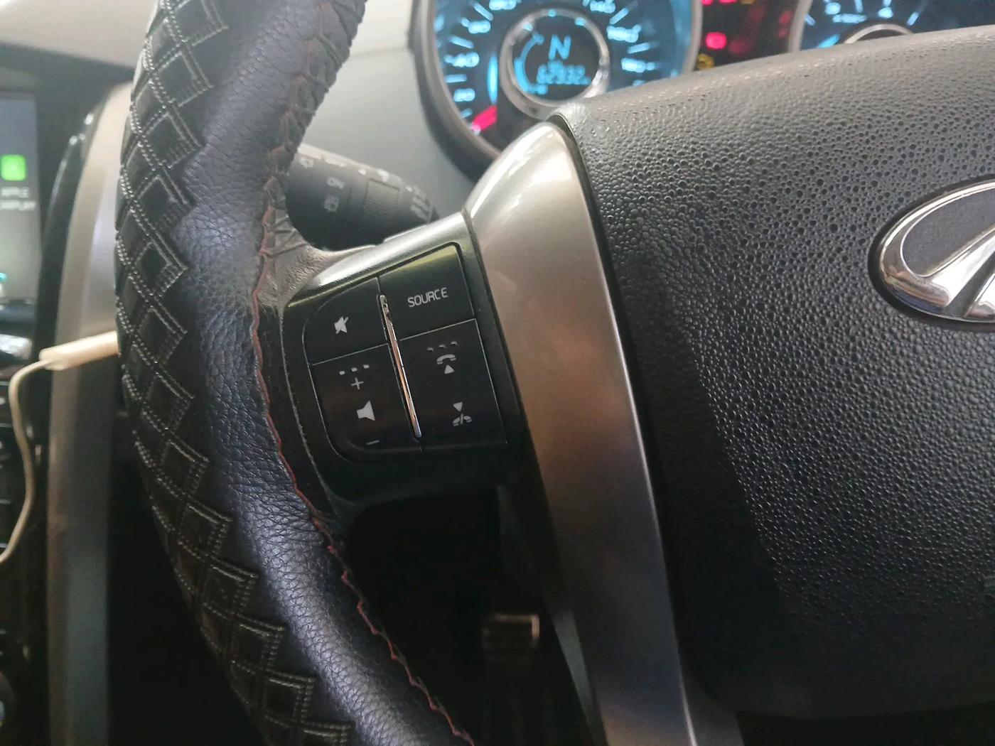 2021 Mahindra XUV500 W11, Diesel, Manual, 62,932 km, interior