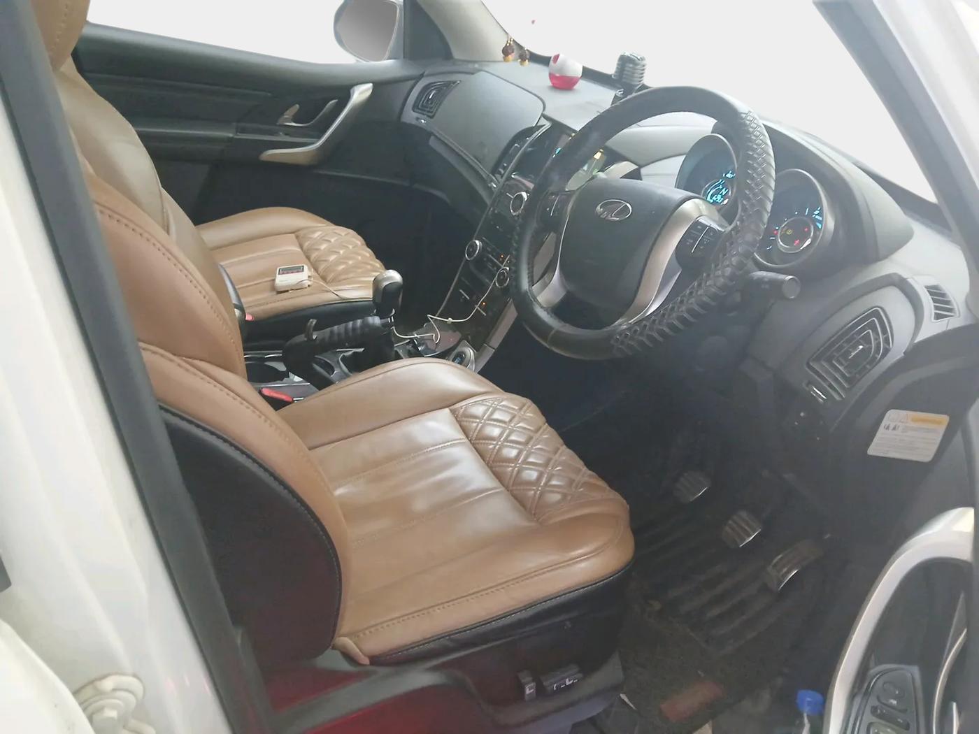 2021 Mahindra XUV500 W11, Diesel, Manual, 62,932 km, interior