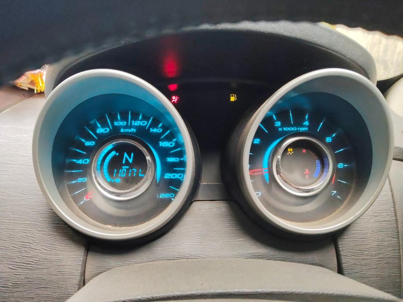 2017 Mahindra XUV500 W10, Diesel, Manual, 1,10,171 km, interior