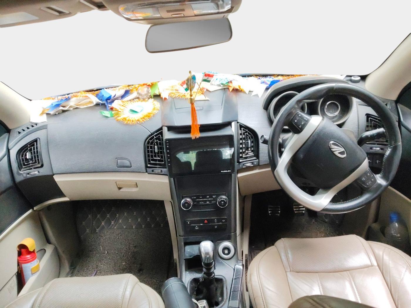 2017 Mahindra XUV500 W10, Diesel, Manual, 1,10,171 km, interior