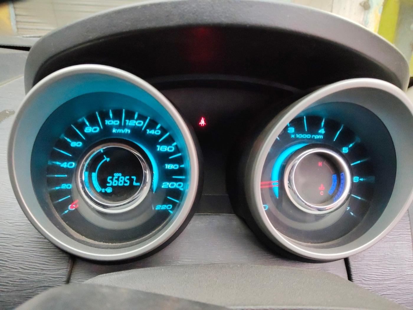 2016 Mahindra XUV500 W6, Diesel, Manual, 56,857 km, interior