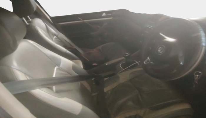 2010 Volkswagen Jetta TRENDLINE 2.0L TDI, Diesel, Manual, 1,01,209 km, interior