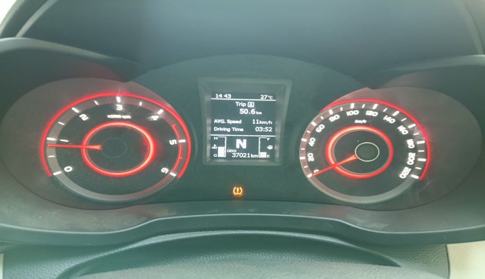 2019 Mahindra XUV300 W8 (O) 1.5 DIESEL, Diesel, Manual, 37,021 km, interior