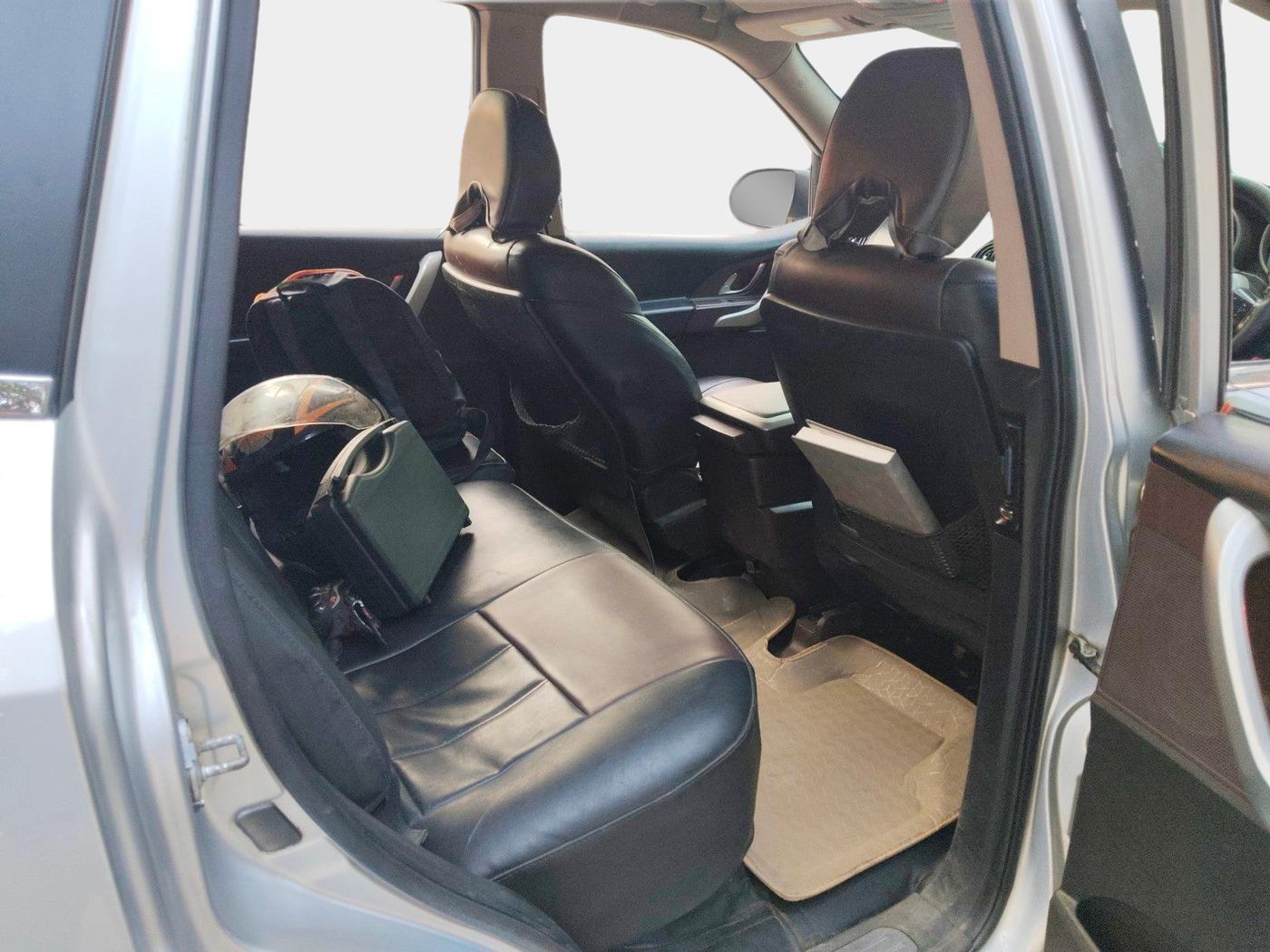 2014 Mahindra XUV500 W8, Diesel, Manual, 89,115 km, interior