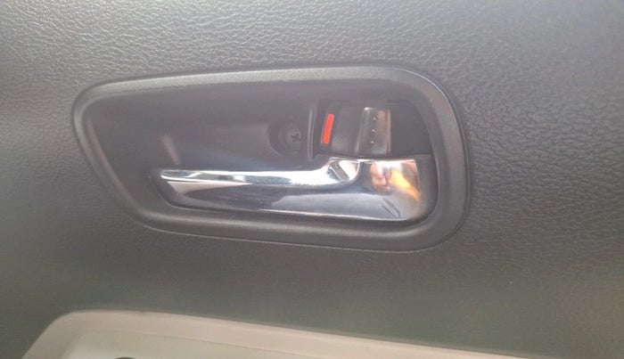 2017 Maruti IGNIS DELTA 1.2, Petrol, Manual, 39,557 km, interior