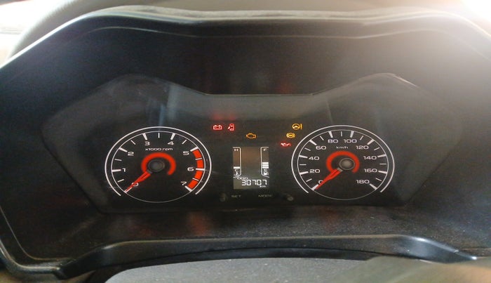 2017 Mahindra Kuv100 K2 6 STR, Petrol, Manual, 30,707 km, interior