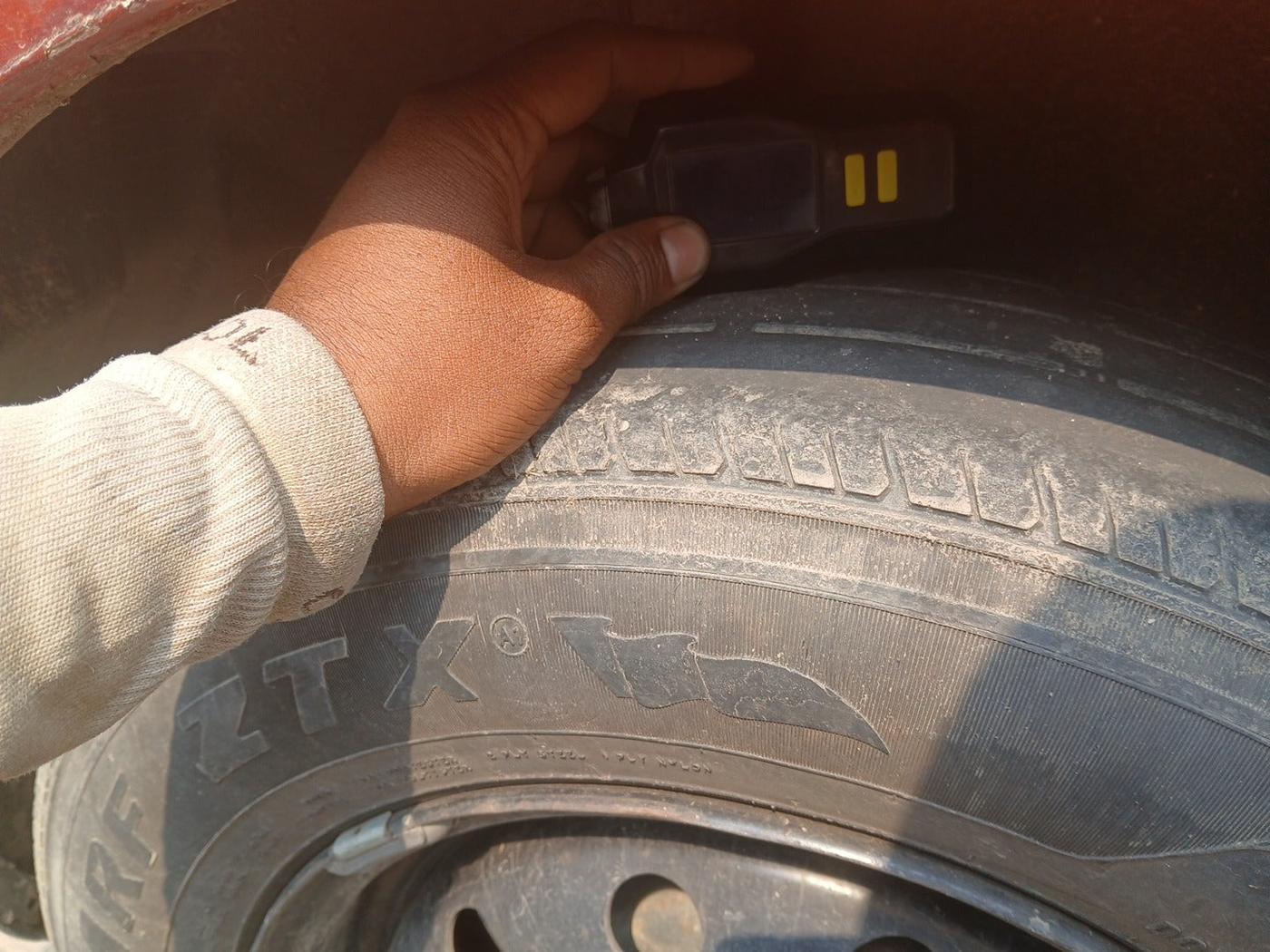 2010 Maruti Swift VDI, Diesel, Manual, 1,77,065 km, tyre