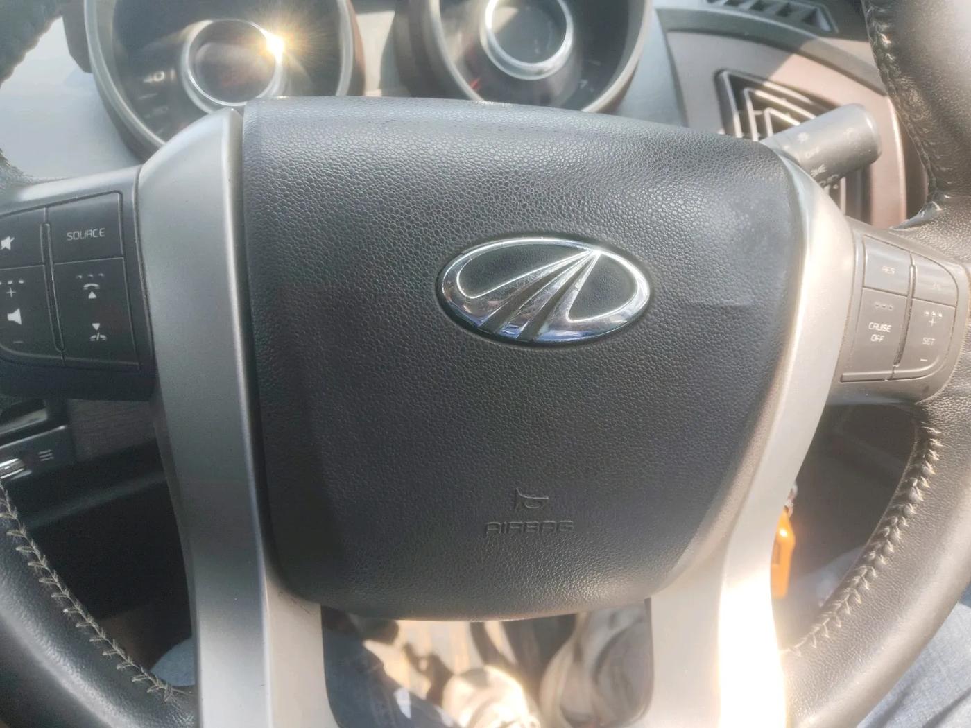 2012 Mahindra XUV500 W8, Diesel, Manual, 1,08,054 km, interior