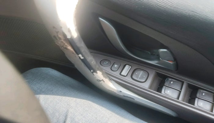 2012 Mahindra XUV500 W8, Diesel, Manual, 1,08,054 km, interior