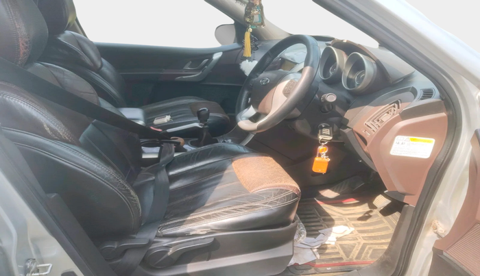 2012 Mahindra XUV500 W8, Diesel, Manual, 1,08,054 km, interior