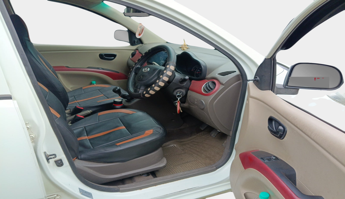2013 Hyundai i10 ERA 1.1, Petrol, Manual, 68,988 km, interior